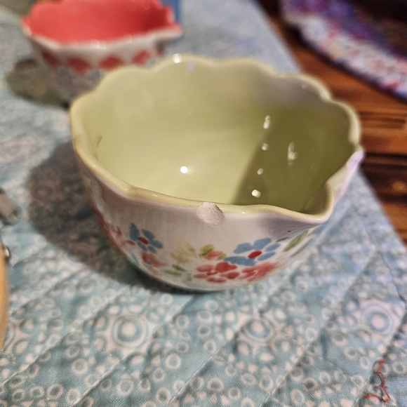 The Pioneer Women Set of Nesting Measuring Cups - Picture 4 of 5